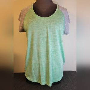 NWT Size 1x Reebok Short Sleeve Shirt